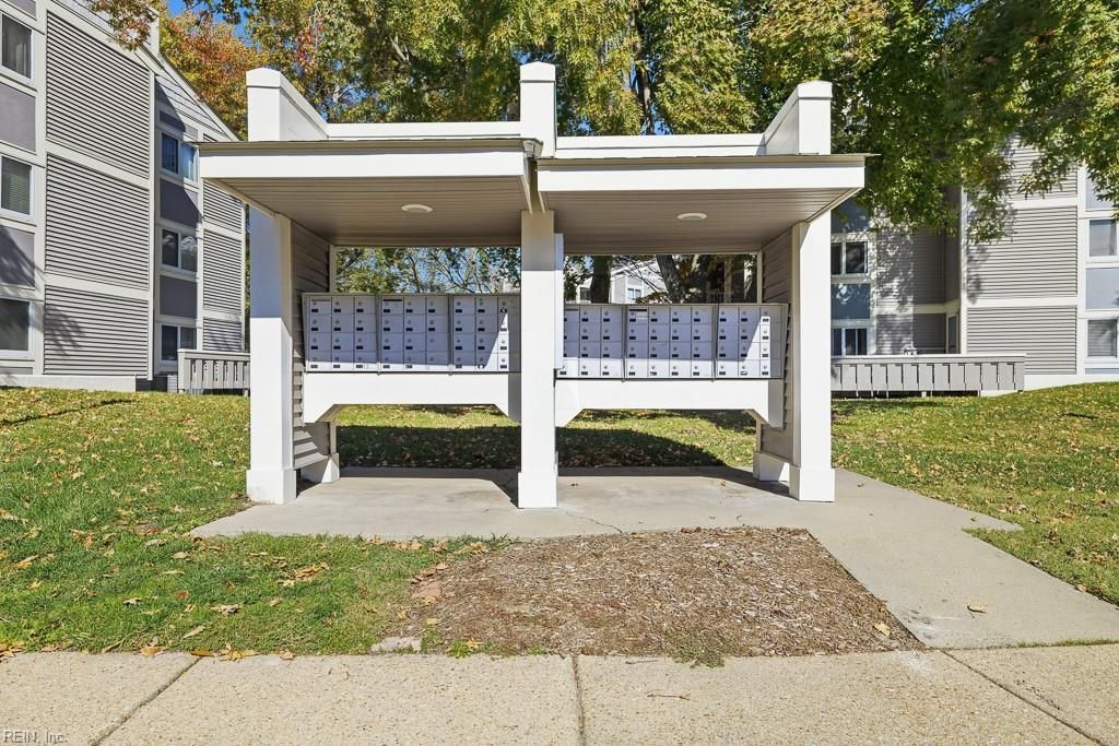 Photo of 1001 Autumn Woods Lane #111, Virginia Beach, VA 23454 (MLS # 10613785)