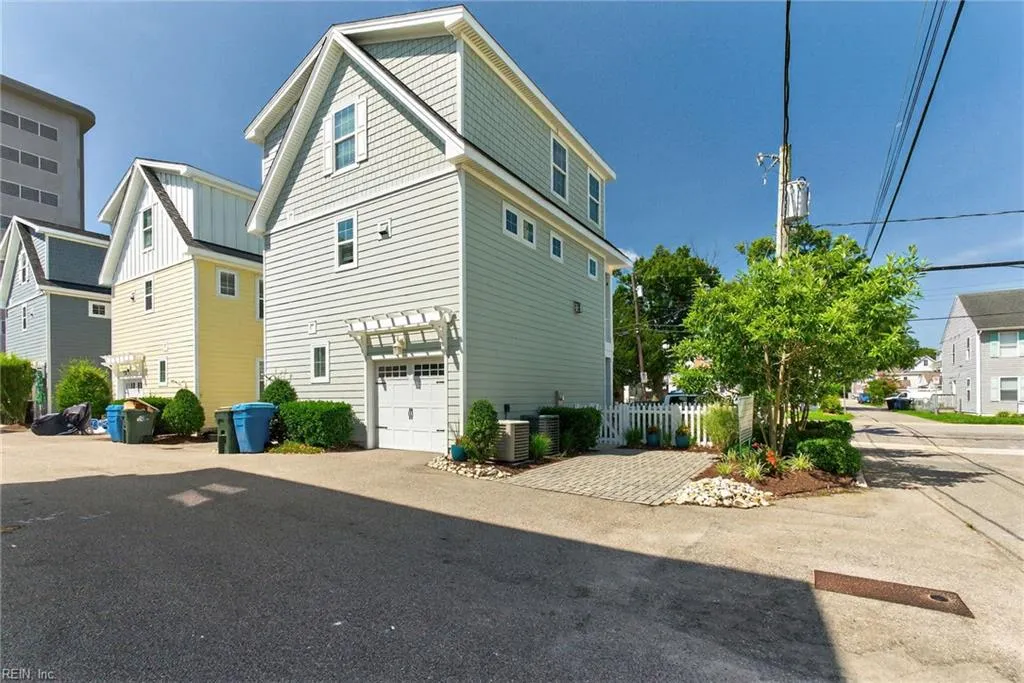 Virginia Beach, Virginia 23451, United States, 3 Bedrooms Bedrooms, ,4 BathroomsBathrooms,Residential,Active,174514