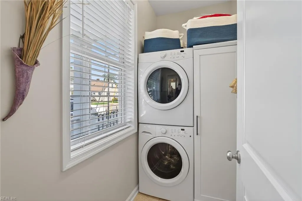 Virginia Beach, Virginia 23451, United States, 3 Bedrooms Bedrooms, ,4 BathroomsBathrooms,Residential,Active,174514