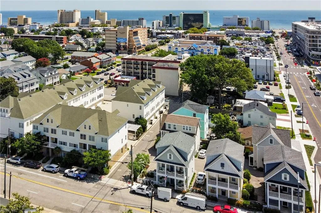 Virginia Beach, Virginia 23451, United States, 3 Bedrooms Bedrooms, ,4 BathroomsBathrooms,Residential,Active,174514