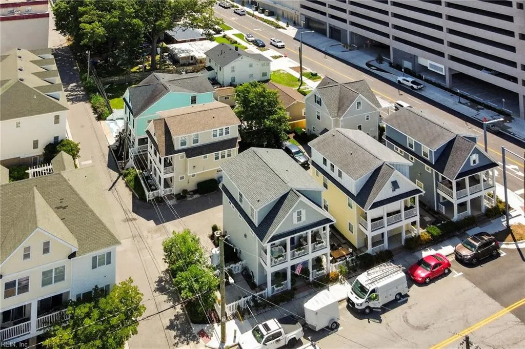 Virginia Beach, Virginia 23451, United States, 3 Bedrooms Bedrooms, ,4 BathroomsBathrooms,Residential,Active,174514