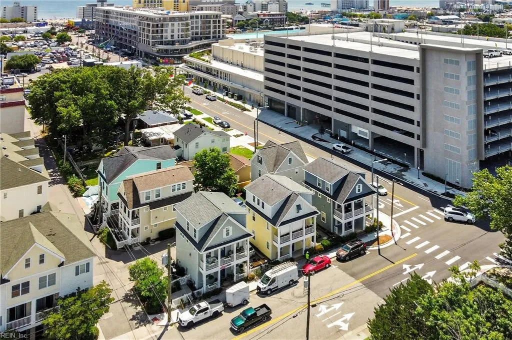 Virginia Beach, Virginia 23451, United States, 3 Bedrooms Bedrooms, ,4 BathroomsBathrooms,Residential,Active,174514