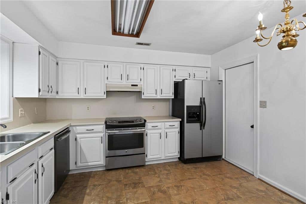 Photo of 1245 Hillock Crossing #Cros, Virginia Beach, VA 23455 (MLS # 10650530)