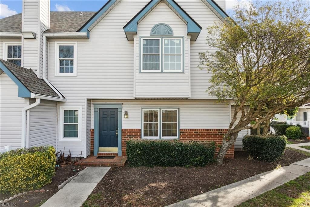 Photo of 27 Tamarisk Quay #F, Hampton, VA 23666 (MLS # 10614359)