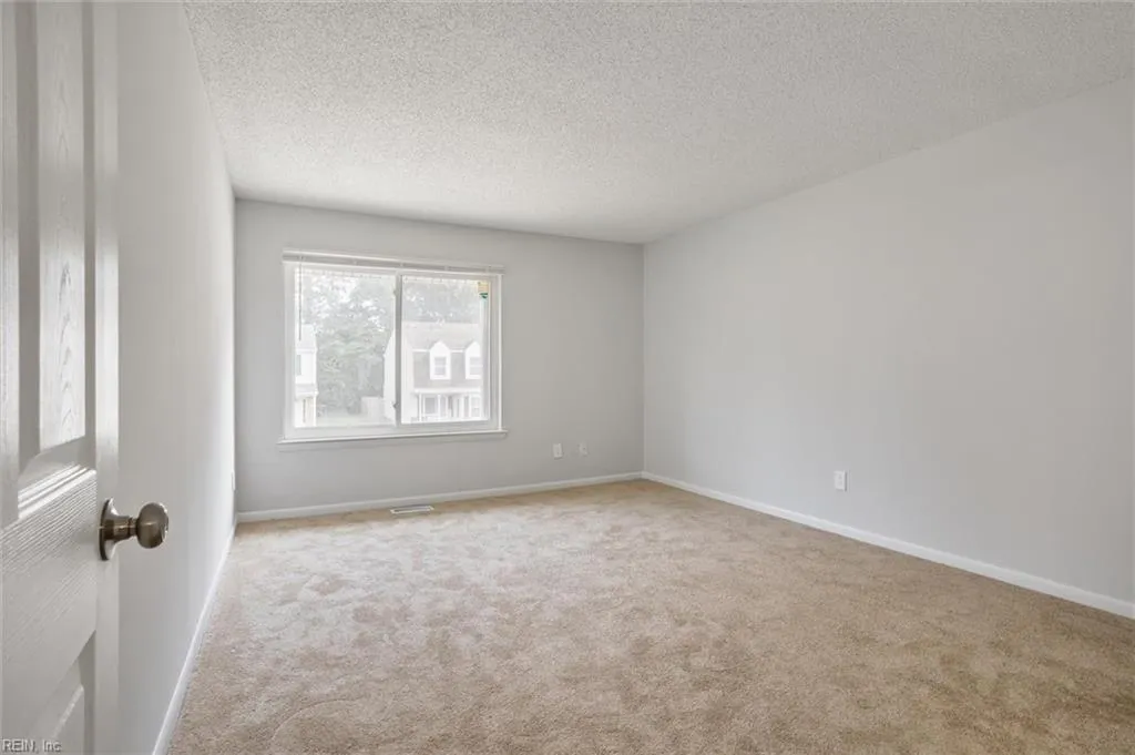 Virginia Beach, Virginia 23462, United States, 3 Bedrooms Bedrooms, ,3 BathroomsBathrooms,Residential,Active,196163