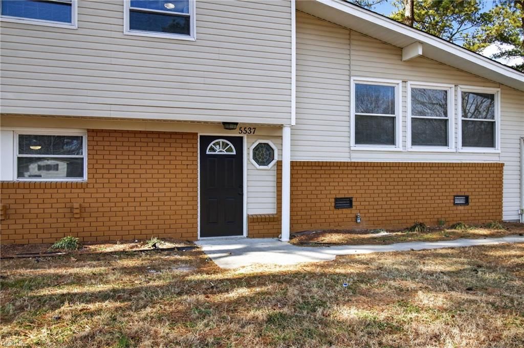 Photo of 5537 Barnhollow Road, Norfolk, VA 23502 (MLS # 10620185)