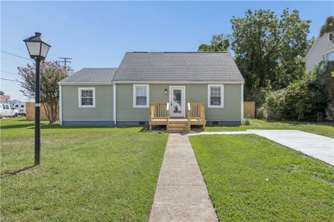Photo of 988 15th Street, Newport News, VA 23607 (MLS # 10654254)