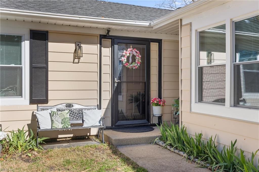 Photo of 3908 Betsy Crescent, Virginia Beach, VA 23453 (MLS # 10624689)