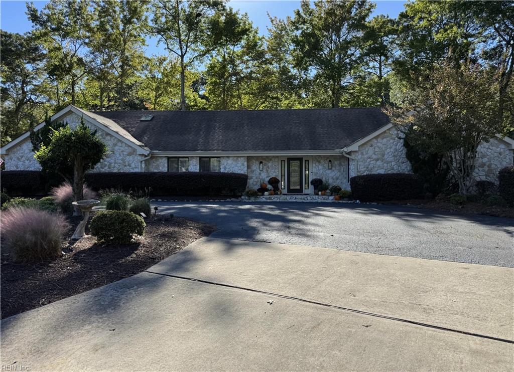 Photo of 1000 Truitt Court, Virginia Beach, VA 23454 (MLS # 10656725)