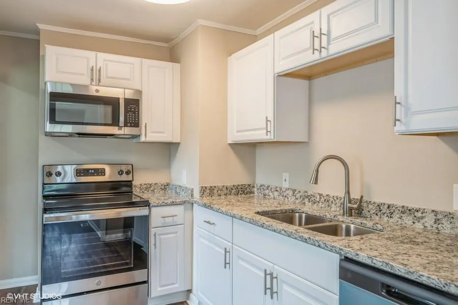 Hampton, Virginia 23669, United States, 3 Bedrooms Bedrooms, ,1 BathroomBathrooms,Residential,Pending,49768