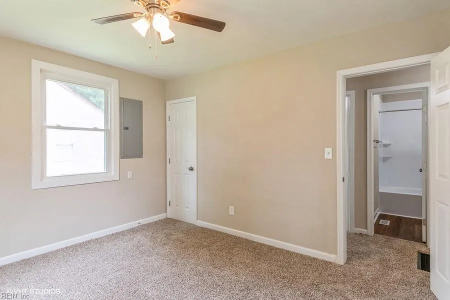 Hampton, Virginia 23669, United States, 3 Bedrooms Bedrooms, ,1 BathroomBathrooms,Residential,Pending,49768