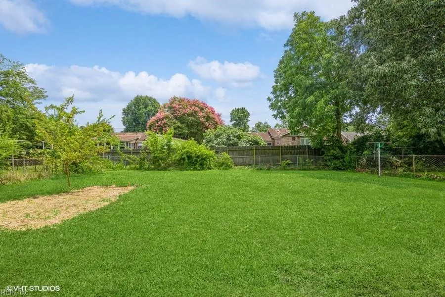 Hampton, Virginia 23669, United States, 3 Bedrooms Bedrooms, ,1 BathroomBathrooms,Residential,Pending,49768