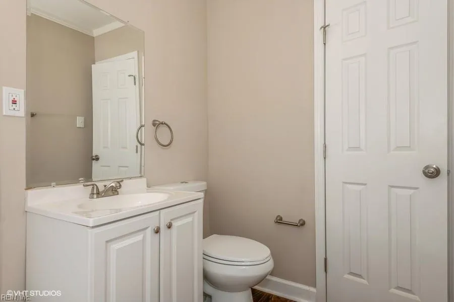 Hampton, Virginia 23669, United States, 3 Bedrooms Bedrooms, ,1 BathroomBathrooms,Residential,Pending,49768