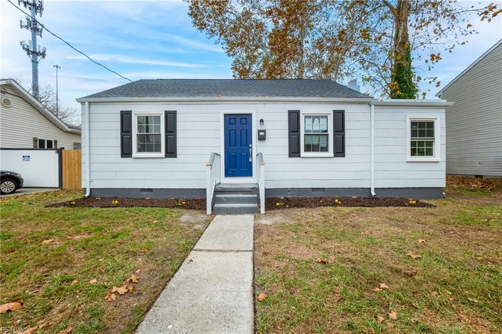 Photo of 623 Gladstone Road, Norfolk, VA 23505 (MLS # 10610791)