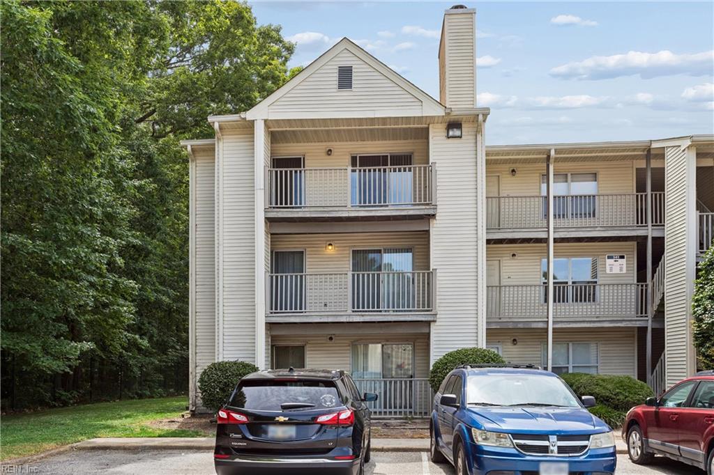 Photo of 541 Pineland Circle #201, Newport News, VA 23608 (MLS # 10639993)