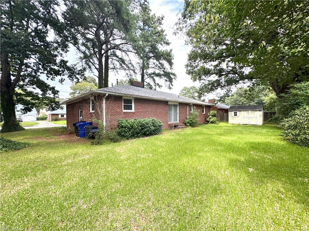 Photo of 2 Kennedy Dr DR, Portsmouth, VA 23702 (MLS # 10647340)