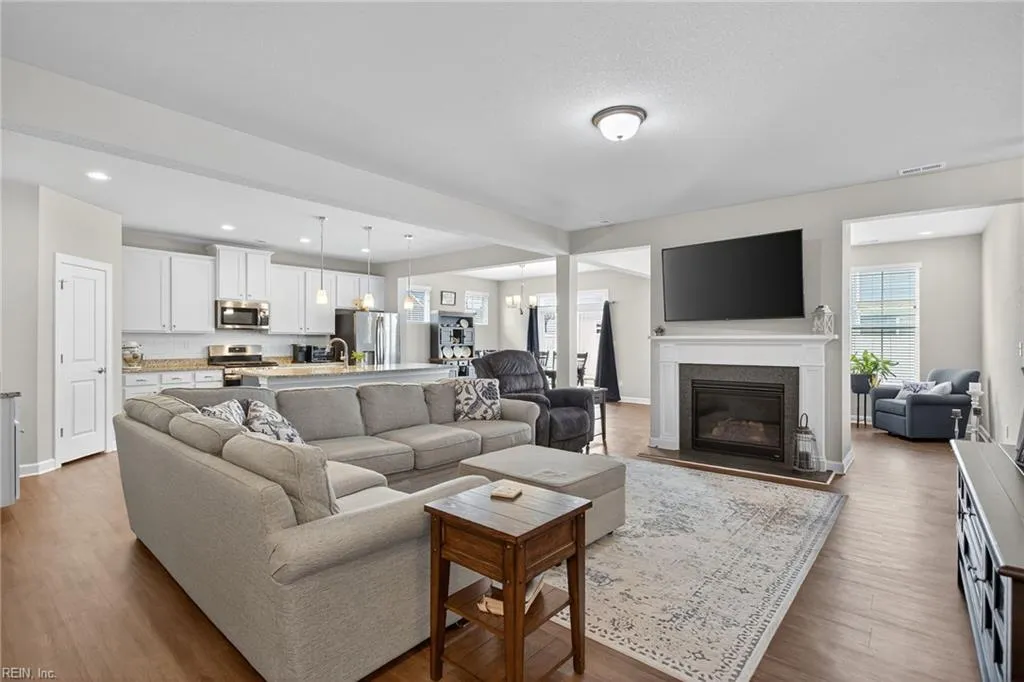 Suffolk, Virginia 23434, United States, 4 Bedrooms Bedrooms, ,3 BathroomsBathrooms,Residential,Active,194978