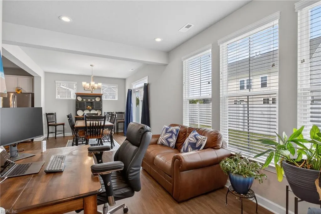 Suffolk, Virginia 23434, United States, 4 Bedrooms Bedrooms, ,3 BathroomsBathrooms,Residential,Active,194978