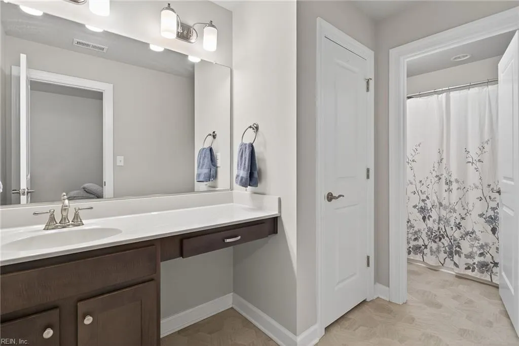 Suffolk, Virginia 23434, United States, 4 Bedrooms Bedrooms, ,3 BathroomsBathrooms,Residential,Active,194978