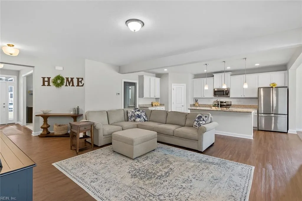 Suffolk, Virginia 23434, United States, 4 Bedrooms Bedrooms, ,3 BathroomsBathrooms,Residential,Active,194978