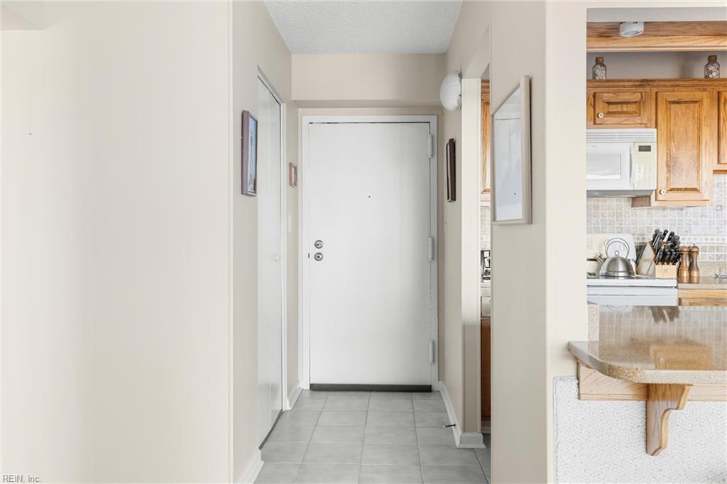 Photo of 3558 Shore Drive #604, Virginia Beach, VA 23455 (MLS # 10655195)