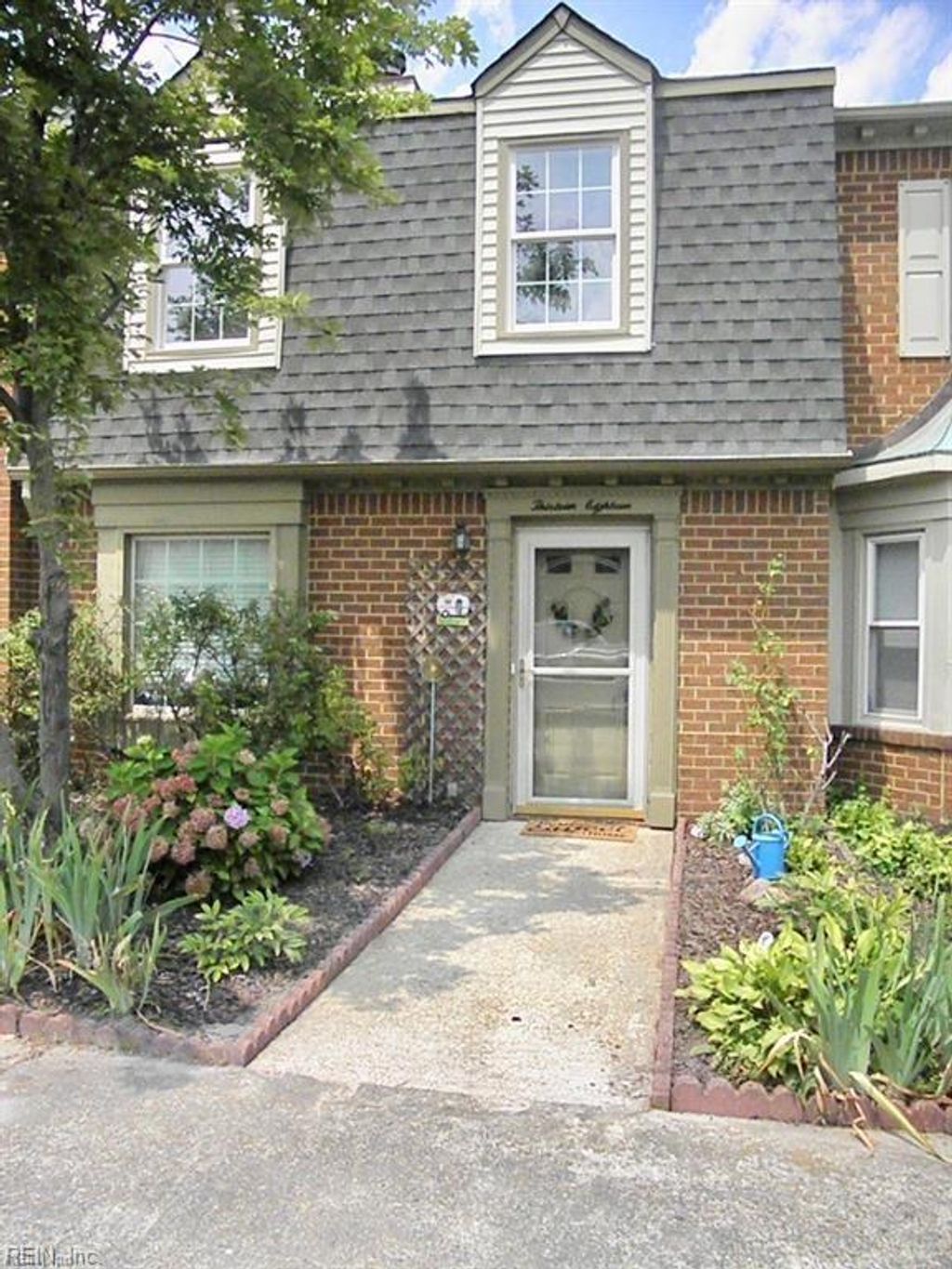 Photo of 1318 Mill Lake Quarter, Chesapeake, VA 23320 (MLS # 10619488)