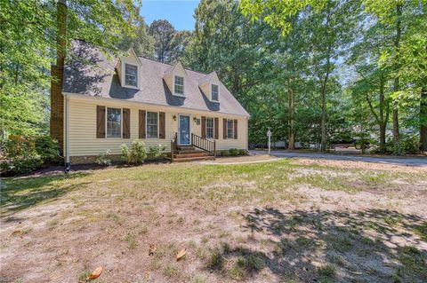 Photo of 32 Little Florida Road, Poquoson, VA 23662 (MLS # 10636188)