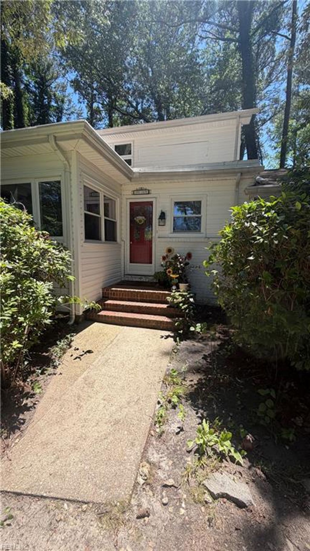 Photo of 1137 Inland Road, Chesapeake, VA 23322 (MLS # 10636627)