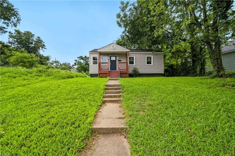 Photo of 123 Ash Avenue, Newport News, VA 23607 (MLS # 10648985)