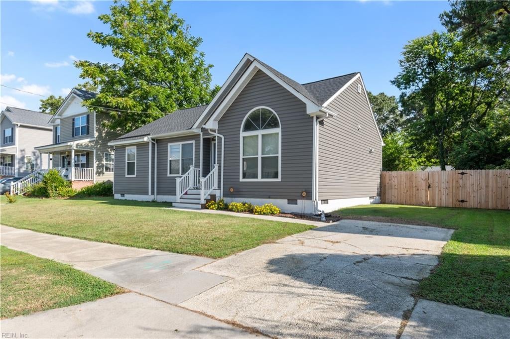 Photo of 230 Maple Avenue, Newport News, VA 23607 (MLS # 10654461)