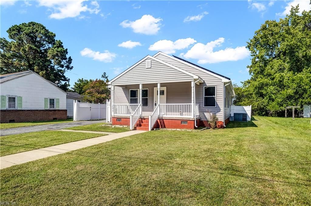 Photo of 205 Artis St Street, Franklin, VA 23851 (MLS # 10644092)