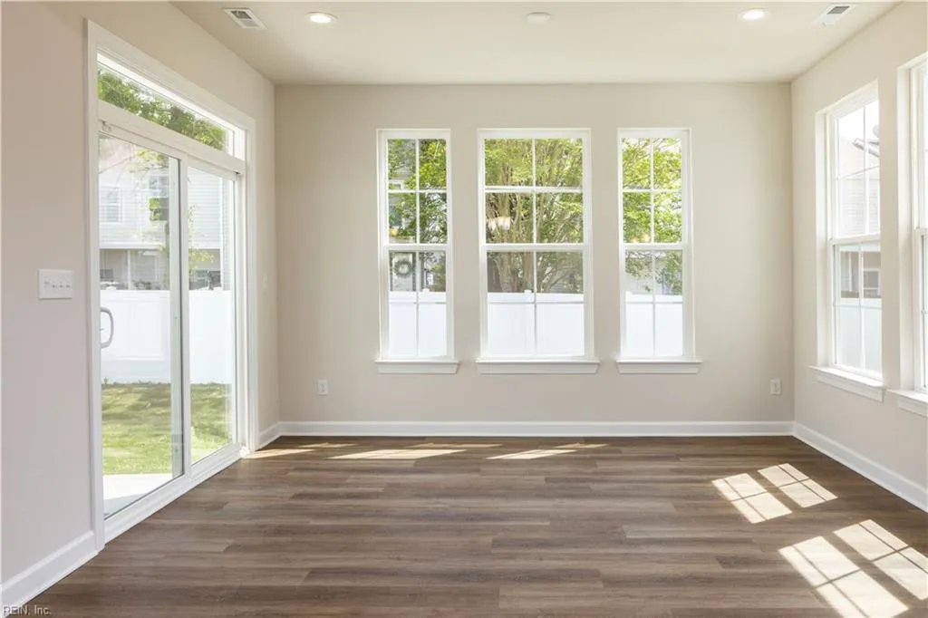 Suffolk, Virginia 23434, United States, 4 Bedrooms Bedrooms, ,3 BathroomsBathrooms,Residential,Active,142884