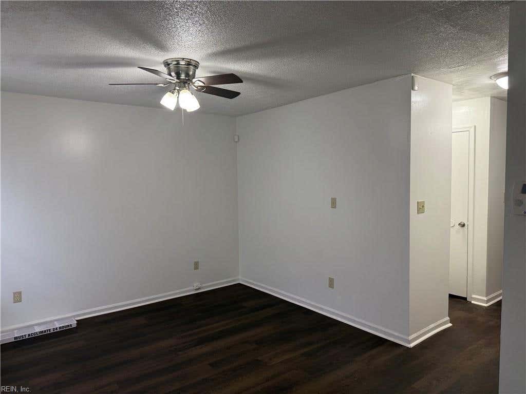 Photo of 530 W 27th Street, Norfolk, VA 23517 (MLS # 10647423)