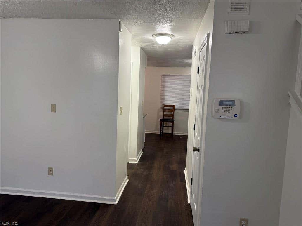 Photo of 530 W 27th Street, Norfolk, VA 23517 (MLS # 10647423)