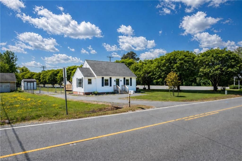 Photo of 8798 Guinea Road, Hayes, VA 23072 (MLS # 10631773)