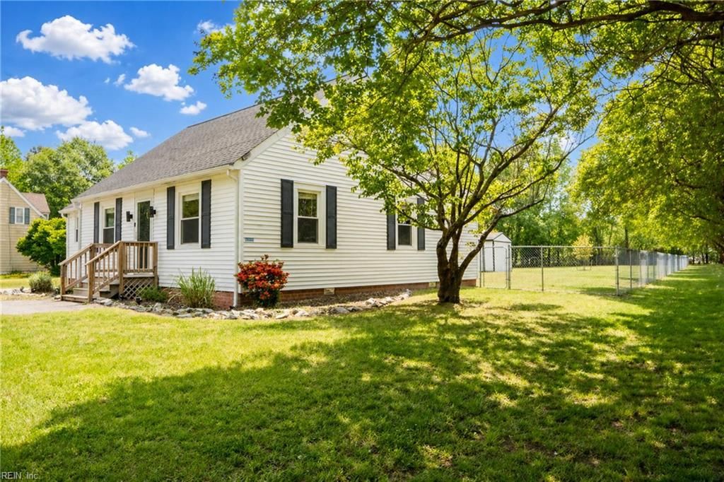 Photo of 8798 Guinea Road, Hayes, VA 23072 (MLS # 10631773)