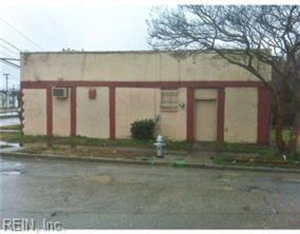 Photo of 1825 Tidewater Drive, Norfolk, VA 23504 (MLS # 10612386)