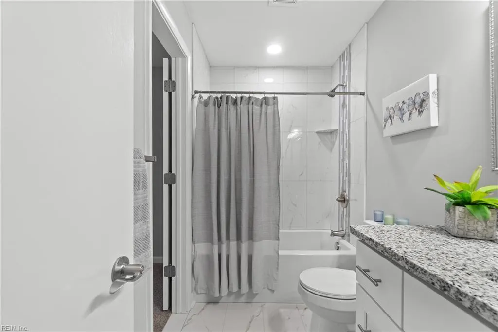 Portsmouth, Virginia 23703, United States, 4 Bedrooms Bedrooms, ,2 BathroomsBathrooms,Residential,Pending,16670