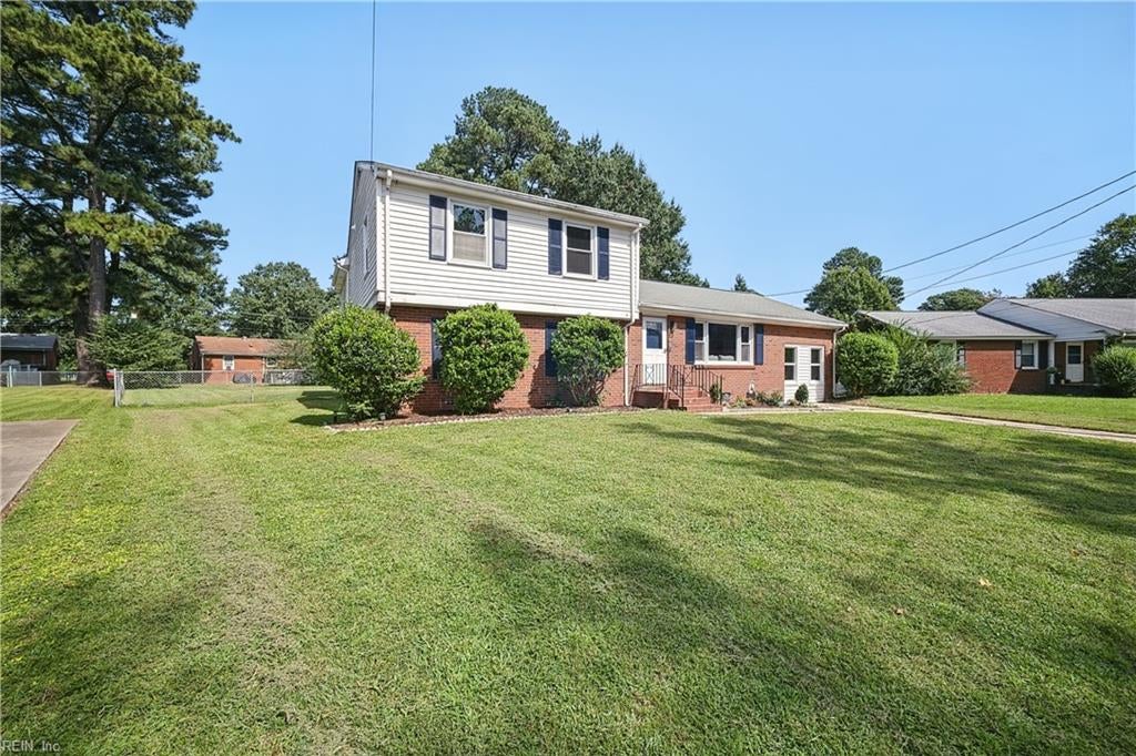 Photo of 4029 Wyndybrow Drive, Portsmouth, VA 23703 (MLS # 10656373)