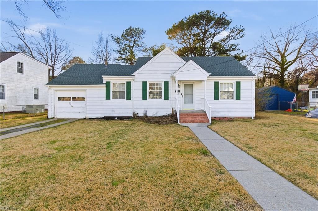 Photo of 42 Chatham Road, Portsmouth, VA 23702 (MLS # 10618562)