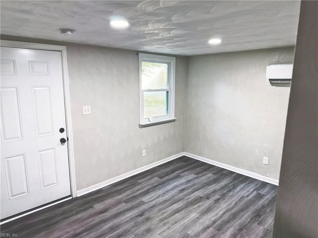 1233 Centre AVE