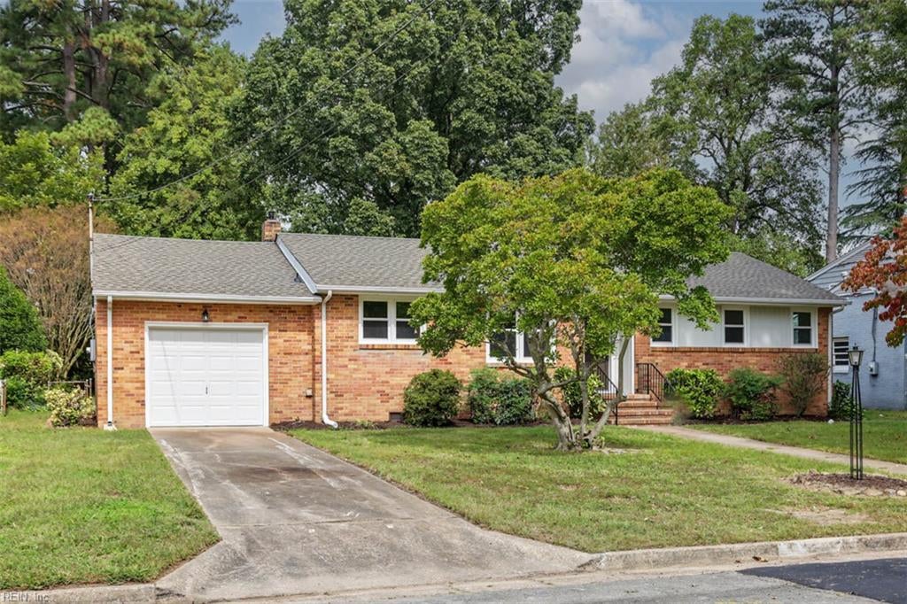 Photo of 17 Carolyn Drive, Newport News, VA 23606 (MLS # 10657354)