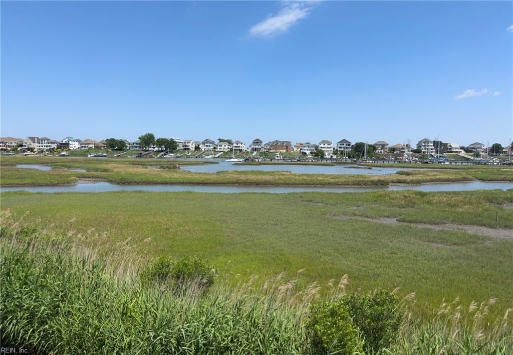 Photo of 51 Mizzen Circle, Hampton, VA 23664 (MLS # 10636895)