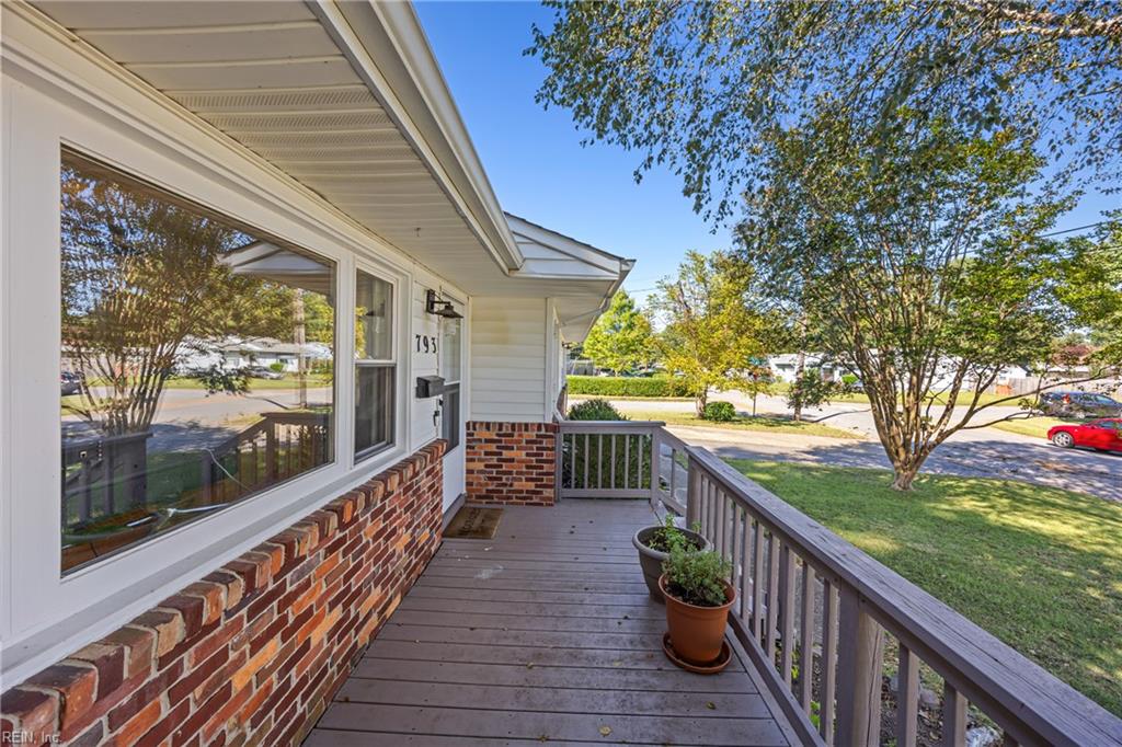 793 Crepe Myrtle LN