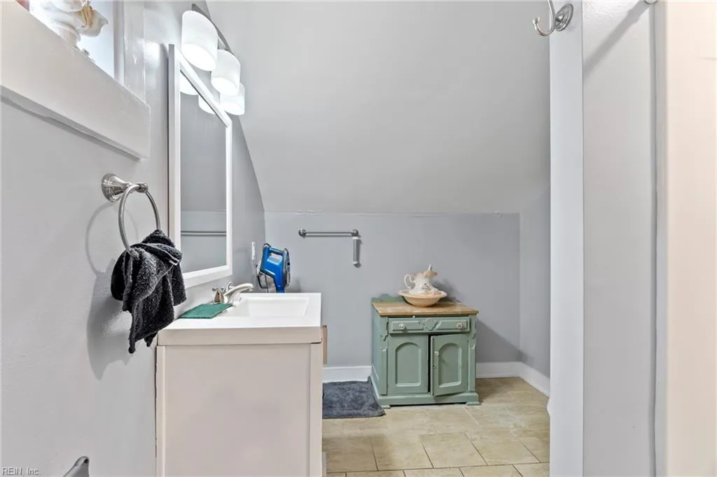 Norfolk, Virginia 23502, United States, 4 Bedrooms Bedrooms, ,2 BathroomsBathrooms,Residential,Pending,41161