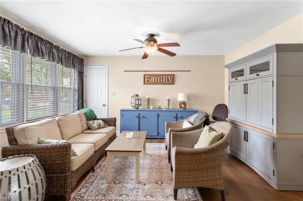 Virginia Beach, Virginia 23464, United States, 4 Bedrooms Bedrooms, ,3 BathroomsBathrooms,Residential,Pending,106831