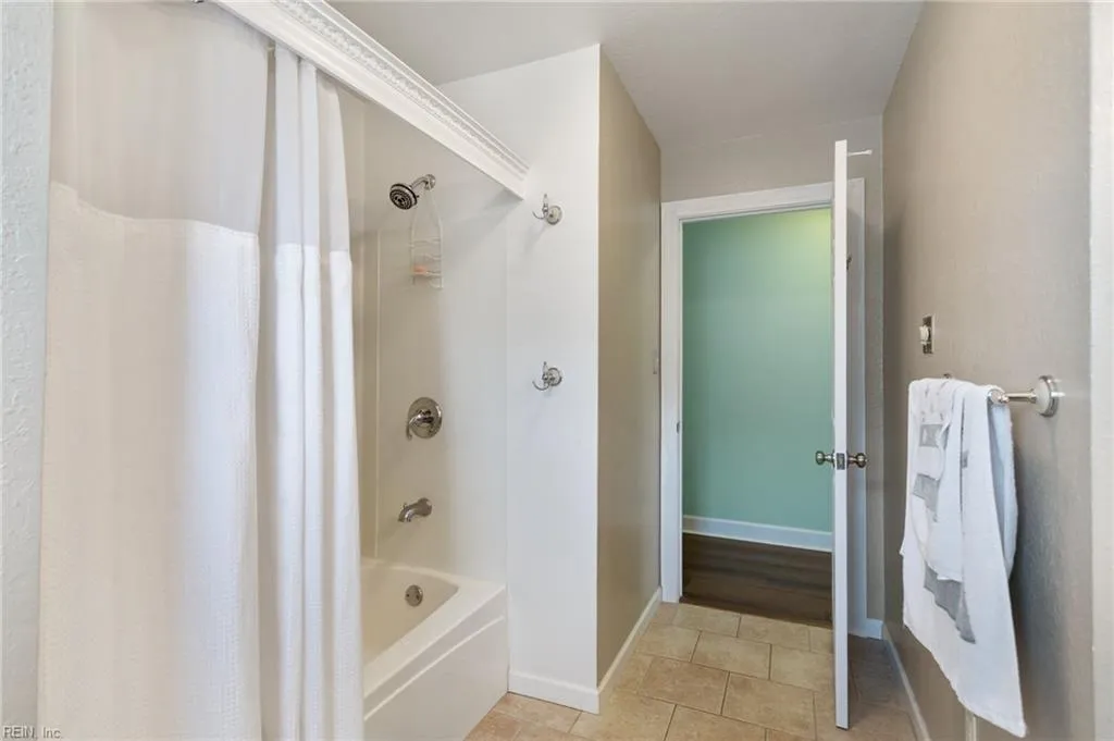 Virginia Beach, Virginia 23464, United States, 4 Bedrooms Bedrooms, ,3 BathroomsBathrooms,Residential,Pending,106831