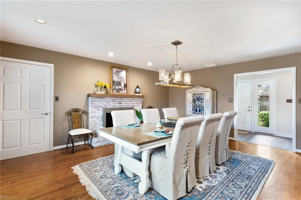 Virginia Beach, Virginia 23464, United States, 4 Bedrooms Bedrooms, ,3 BathroomsBathrooms,Residential,Pending,106831