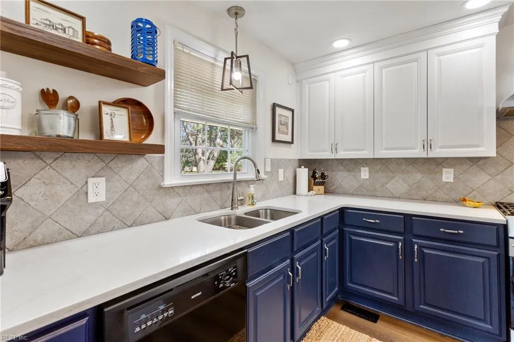 Virginia Beach, Virginia 23464, United States, 4 Bedrooms Bedrooms, ,3 BathroomsBathrooms,Residential,Pending,106831