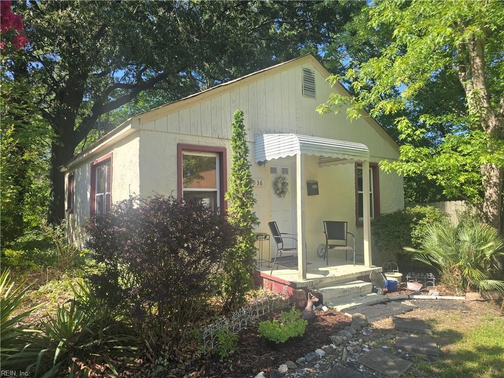 Photo of 5036 Lesselle Drive, Norfolk, VA 23502 (MLS # 10650412)
